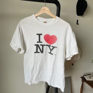 I LOVE NY T-shirt  - Den klassiska och älskade T-shirten!  