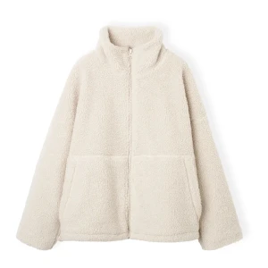 Teddy jacka - Säljer mina fina Teddy jacka! Fin inför våren , men även varm. Storlek S/M. Skriv om du är intresserad. Köparen står för frakten💞