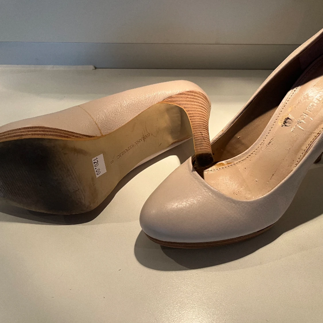 Beiga högklackade skor - 90