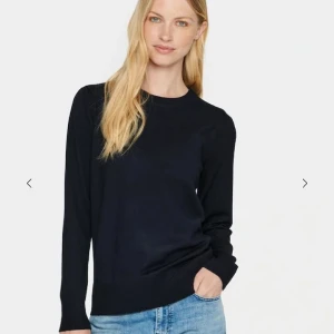 Saint tröja - Den är mörkblå, aldrig använd och nysick. Skriv för fler bilder