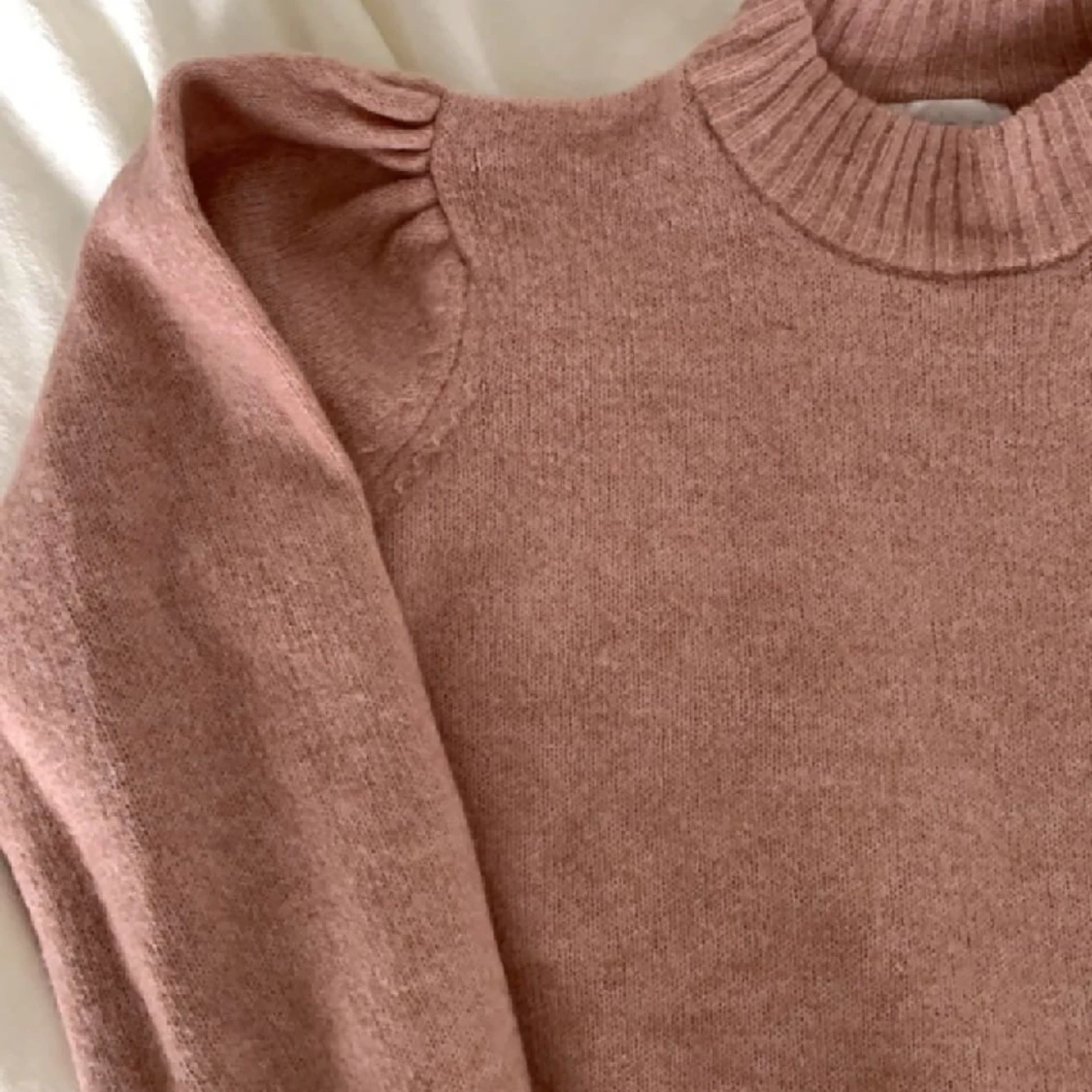 Rosa Stickad Tröja med ballongärm! - 90