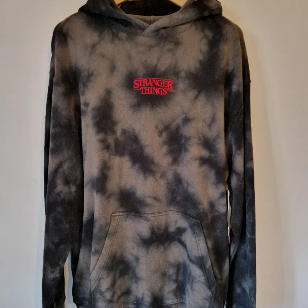 Tie-dyed hoodie med 