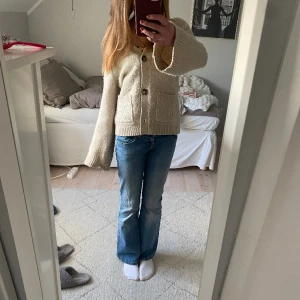 Ltb jeans  - Säljer dessa lågmidjade bootcut jeans från Ltb, jag är 165🌼🌼