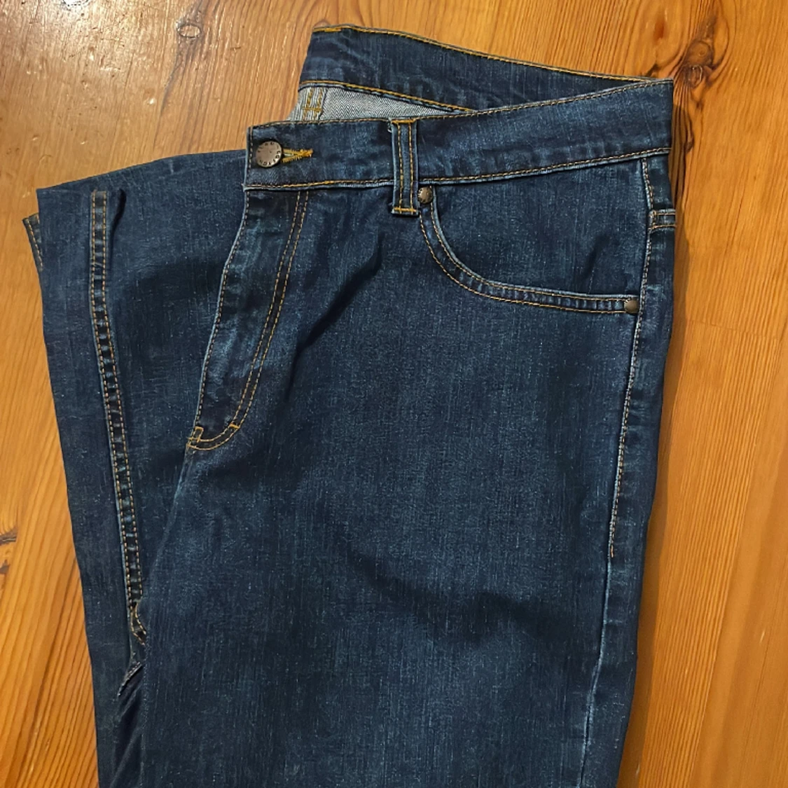 Mörkblåa jeans  - 90