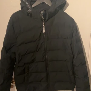Gant jacka -  gant jacka 9/10 skick. Inga skador inga märken. 