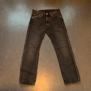 Levis 501 - Levis jeans av modellen 501 i storlek 30/30 ok skick, minder defekter finns
