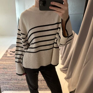 Stickad tröja  - Stickad tröja från Gina, som ny!