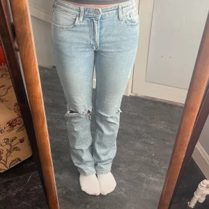 Snygga lågmidjade jeans  - Snygga bootcut jeans från HM.