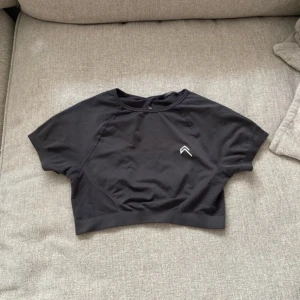 Oner active top - Säljer då den inte längre kommer till användning🫶