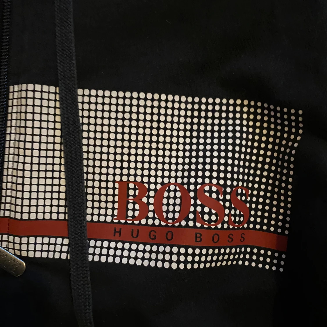 Hugo boss hoodie i bra skick säljs  - 90