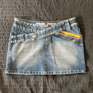 Jeanskjol - Ascool vintage jeanskjol! Midjemåttet rakt över är 39 cm❤️‍🔥❤️‍🔥