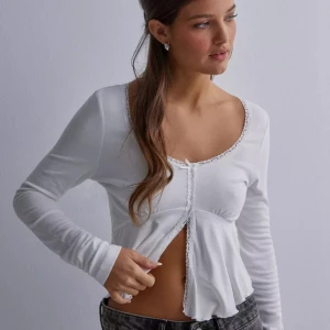  Jättesnygg tröja från Gina Tricot -  Jättesnygg tröja från Gina Tricot, skriv vid intresse eller tryck på köp nu😊