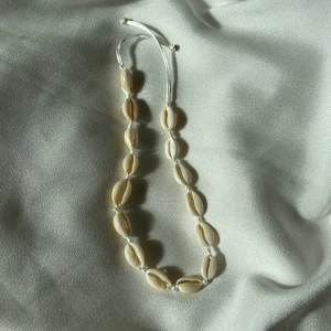 Handgjort halsband 🌸 - 🌸