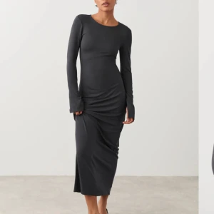 Klänning - Grå klänning från Gina tricot!! Använd få gånger