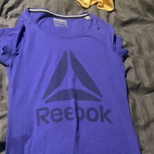 Tränings tröja - Litte lydig men bra kvalite men mer som en s en xs