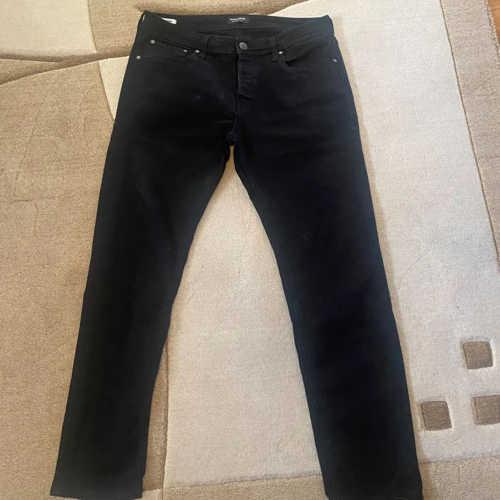 Svarta byxor från Jack&Jones.  Storlek: W32 & L32. Jeans & Byxor.