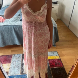 Långklänning - Såå drömmig långklänning! Den är vintage Odd Molly💗💗💗