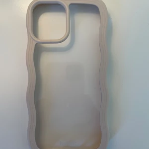 Skal iphone 12  - Helt nytt skal ifrån Holdit, jättefint❤️