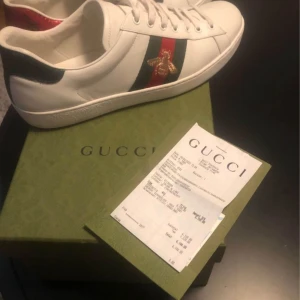 Gucci skor  - Stl 45 (11), fint skick. Säljes billigt först till kvarn 