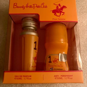 *NY*Giftset Edp 50 ml + Deo 50 ml, Fr Beverly Hills Polo Club - Edp No.1 50 ml + deodorant 50 ml This fruity EDP contains hints of orange, bergamot, and lime notes for a soothing fragrance. It is a long-lasting EDP that keeps you fresh for long hours. 