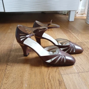 Läder slingback - Köpta i vintage butik, i äkta läder