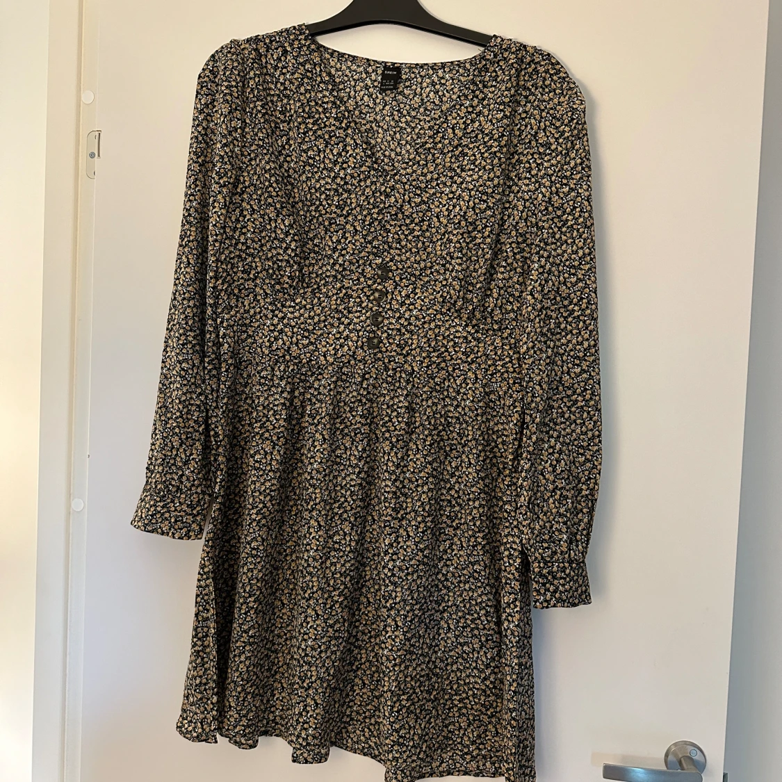 Grönblommig klänning - 90