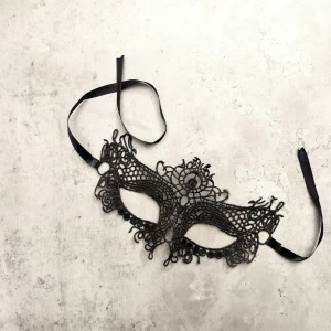 En fin mask bara  - Aldrig använd.  Men superfin. Nästa person som ber om bilder på mig med masken på polisanmäls. 
