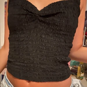 Topp - Jättefin ribbad festtopp! Passar till allt❣️