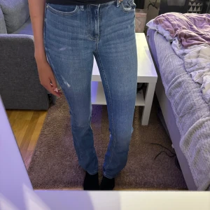 Vero Moda jeans  - Blå Vero Moda jeans,fint skick Använda Max 10 gånger  Nypris 500kr