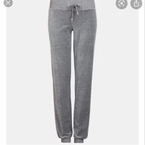 Mjukisbyxor - Cubus - | Grå mjukisbyxor från Cubus | Strl: xs | Pris kan diskuteras | Skick: okej | Köparen står för frakten | Kolla gärna igenom mina andra annonser också 🥰|