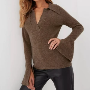 Adoore day to night top strl 36 - Säljer denna stickade tröjan från adoore i storlek 36. Endast använd 1 gång så i princip i nyskick.  Nypris: 1 295kr 