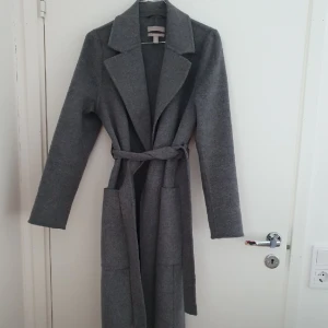 Hm kappa - Grå kappa från hm i storlek 36