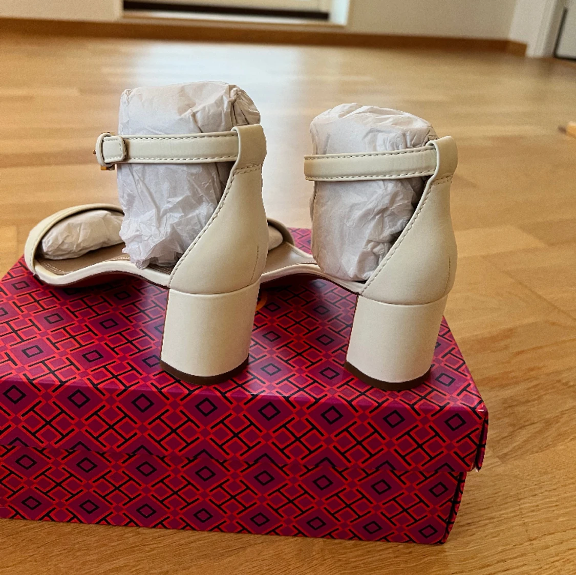 Tory Burch högklackade skor  - 91