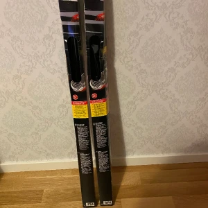 Fönster - Fönster film till bil. 200 för båda