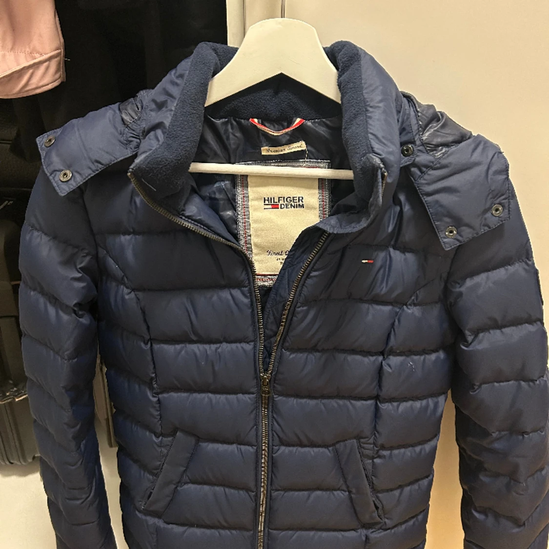 Tommy Hilfiger  - 90
