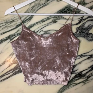 Topp - Fin topp från newyorker. Använt ett par gånger men i fortfarande bara skick. 