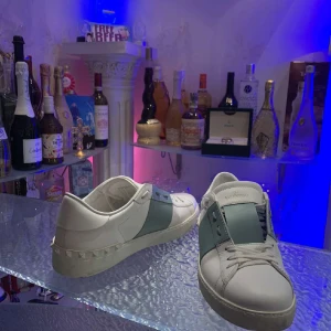 Valentino open - Valentino open sneakers (Mint green) Cond: 8.5/10 (no og) 