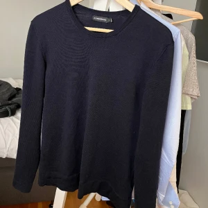 J.Lindeberg merinoull tröja - Tja tänkte sälja min feta j.lindeberg tröja eftersom den är för liten för mig. Om ni har några frågor så är det bara att fråga! 
