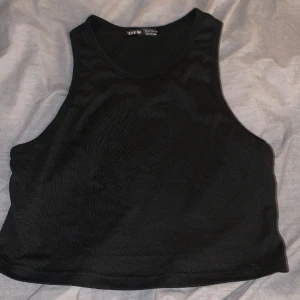 Topp - Säljer denna topp från SHEIN då jag aldrig använt den 