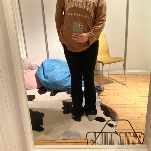 oversized långärmad - ganska oversized tröja med tryck på från shein.