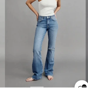 Flare gina tricot jeans - Midrise flare jeans! Används inte💕💕 Slutsålda