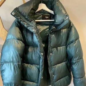 Bik bok - Bik bok vinter jacka. Sällan använd, tycker att färgen inte passar mig💗 