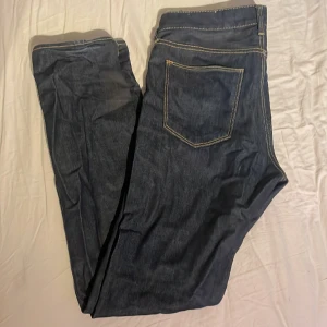 Now: Jeans - ❗️❗️Alla jeans i min profil säljes för endast 79kr om inte domhär är din stil kolla gjärna i min profil och skriv till mig om du har nå frågor❗️❗️