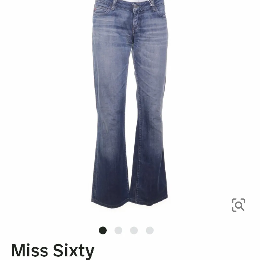 Jätte fina sixty jeans som är köpta på sellpy aldrig använda dom passade bara mig inte så darför säljer jag dom . Jeans & Byxor.
