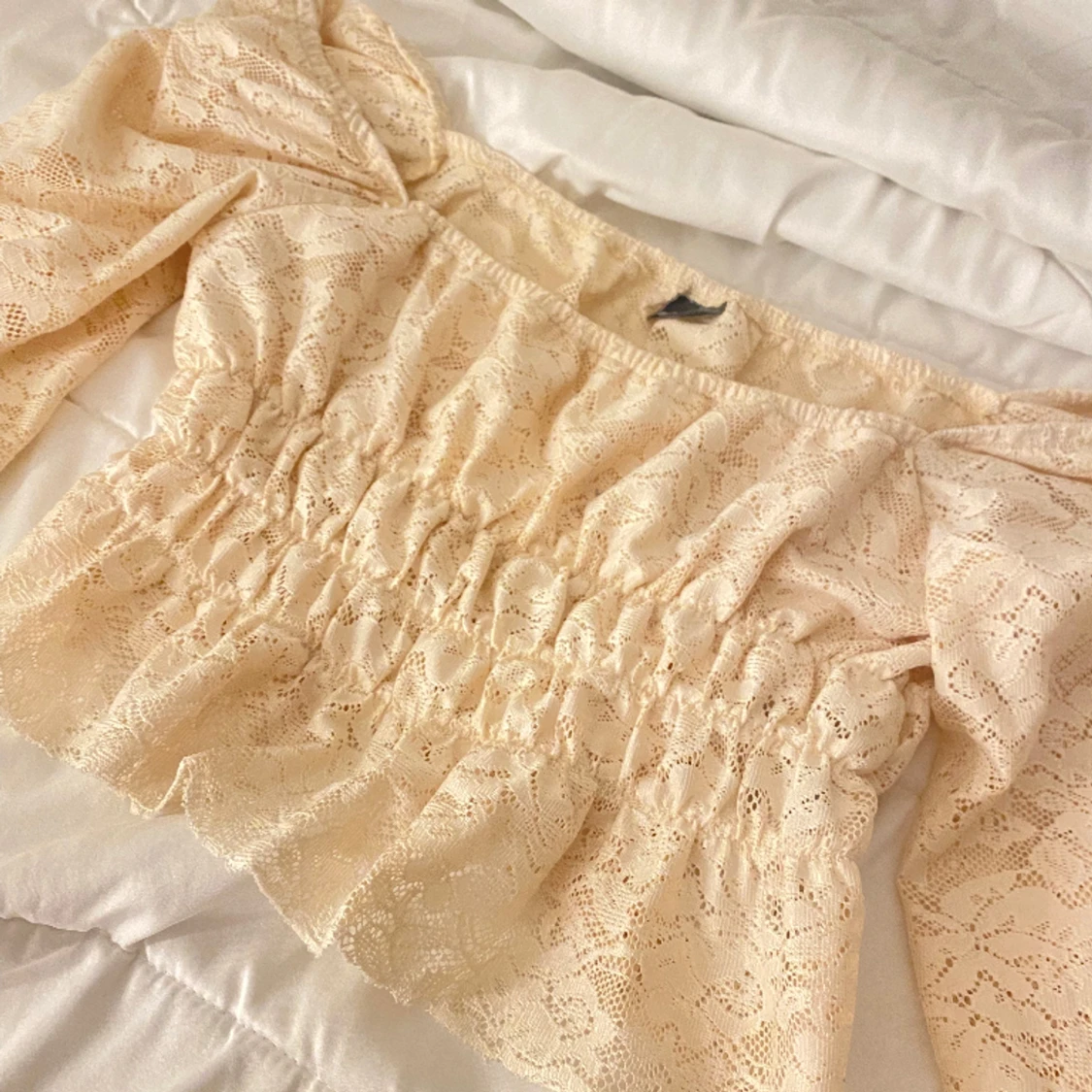 Vaniljvit spets tröja - 90