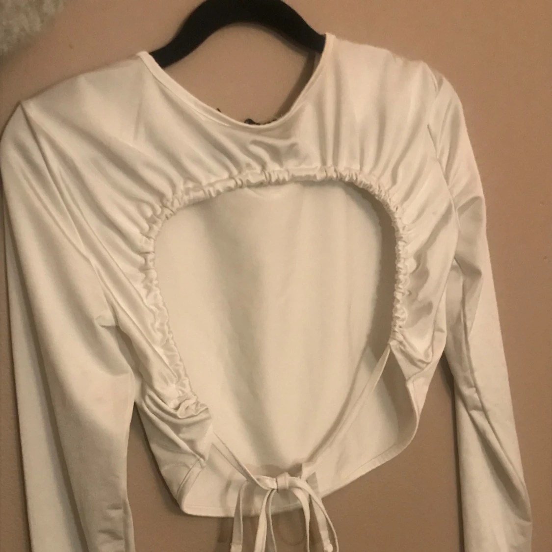 Topp med knytning i rygg - 90