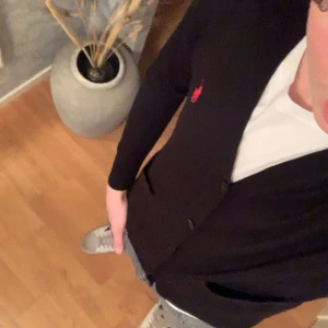 Ralph lauren cardigan - Ralph lauren cardigan Storlek M Herr  Frågor eller mer bilder är det var kontakta 