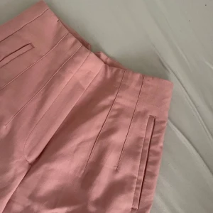 Byxor - Från Zara. Aldrig använda. Storlek s