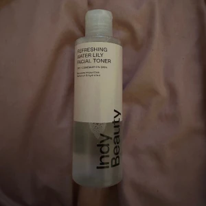 Indy beauty facial toner  - Oöppnad refreshing water lily facial toner 200 ml
