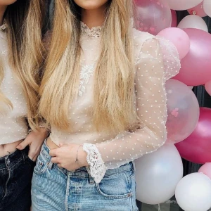 Blus - Söt blus ifrån Zara💓 (lånad bild) skriv för fler bilder!!💓